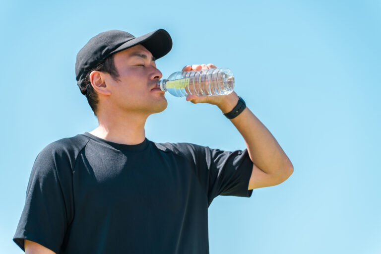 水分補給、どのくらい飲めばOK？